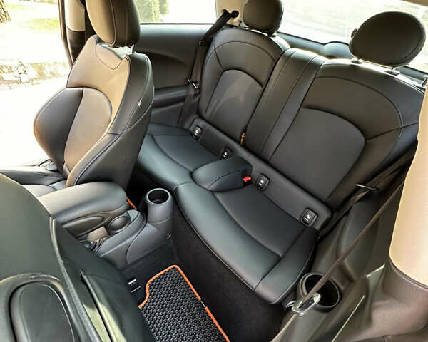 Желтый Мини Hatch, объемом двигателя 1.5 л и пробегом 210 тыс. км за 10400 $, фото 10 на Automoto.ua