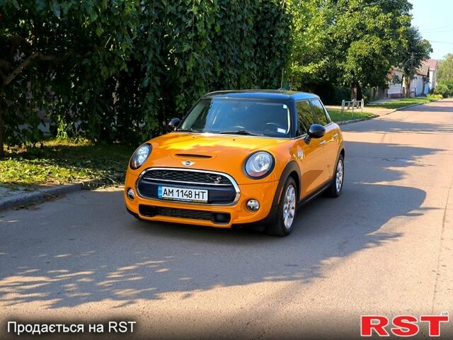 Жовтий Міні Hatch, об'ємом двигуна 2 л та пробігом 96 тис. км за 14800 $, фото 1 на Automoto.ua