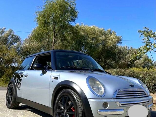 Серый Мини Hatch, объемом двигателя 1.6 л и пробегом 250 тыс. км за 4250 $, фото 1 на Automoto.ua