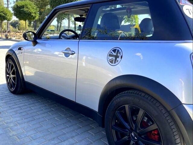 Сірий Міні Hatch, об'ємом двигуна 1.6 л та пробігом 250 тис. км за 4250 $, фото 2 на Automoto.ua