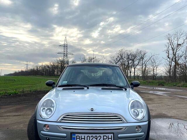 Серый Мини Hatch, объемом двигателя 1.6 л и пробегом 137 тыс. км за 4600 $, фото 1 на Automoto.ua