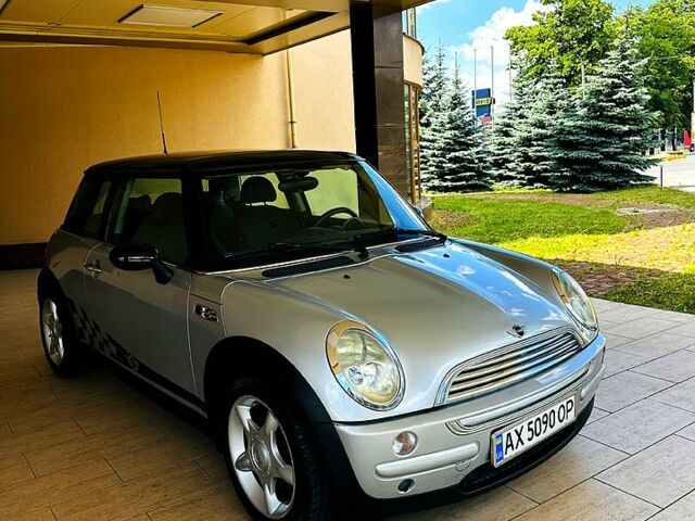 Сірий Міні Hatch, об'ємом двигуна 1.6 л та пробігом 167 тис. км за 4500 $, фото 2 на Automoto.ua