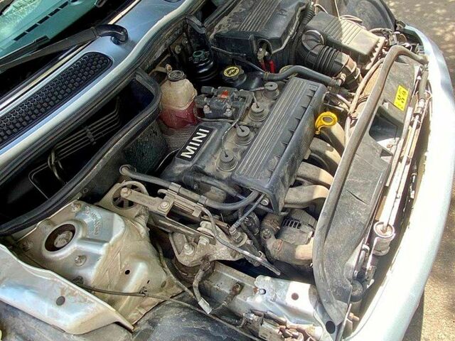 Сірий Міні Hatch, об'ємом двигуна 1.6 л та пробігом 166 тис. км за 4800 $, фото 6 на Automoto.ua