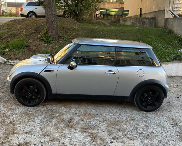 Сірий Міні Hatch, об'ємом двигуна 1.6 л та пробігом 187 тис. км за 5000 $, фото 2 на Automoto.ua