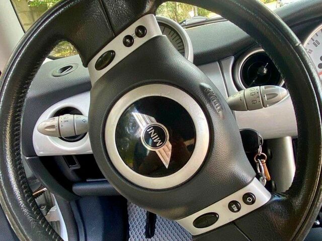 Сірий Міні Hatch, об'ємом двигуна 1.6 л та пробігом 166 тис. км за 4800 $, фото 4 на Automoto.ua