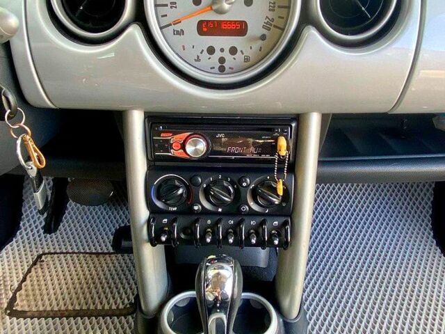 Сірий Міні Hatch, об'ємом двигуна 1.6 л та пробігом 166 тис. км за 4800 $, фото 5 на Automoto.ua