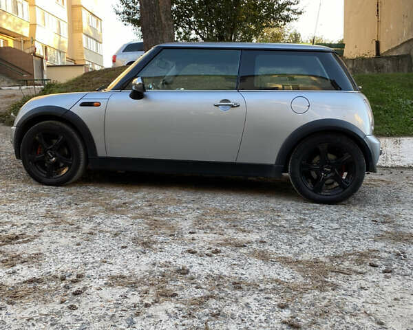 Сірий Міні Hatch, об'ємом двигуна 1.6 л та пробігом 187 тис. км за 5000 $, фото 7 на Automoto.ua