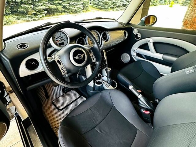 Сірий Міні Hatch, об'ємом двигуна 1.6 л та пробігом 167 тис. км за 4500 $, фото 6 на Automoto.ua