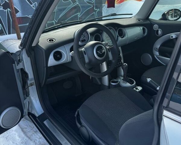 Серый Мини Hatch, объемом двигателя 1.6 л и пробегом 223 тыс. км за 4600 $, фото 20 на Automoto.ua