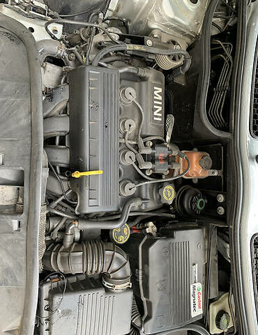 Сірий Міні Hatch, об'ємом двигуна 1.6 л та пробігом 130 тис. км за 4900 $, фото 2 на Automoto.ua