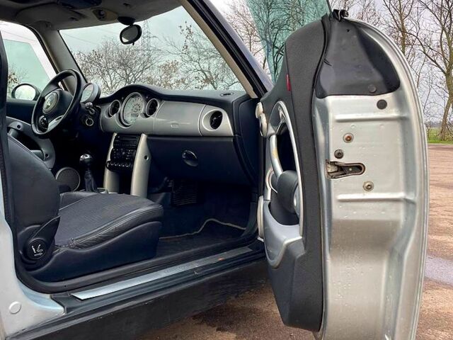 Серый Мини Hatch, объемом двигателя 1.6 л и пробегом 137 тыс. км за 4600 $, фото 4 на Automoto.ua