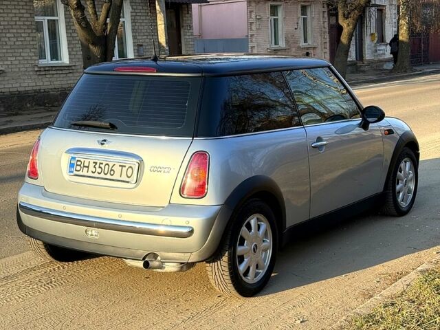 Серый Мини Hatch, объемом двигателя 1.6 л и пробегом 228 тыс. км за 4200 $, фото 1 на Automoto.ua