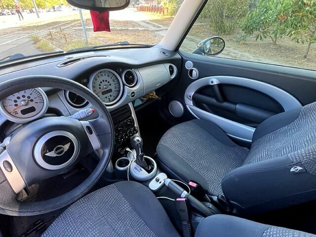 Сірий Міні Hatch, об'ємом двигуна 1.6 л та пробігом 220 тис. км за 4300 $, фото 7 на Automoto.ua