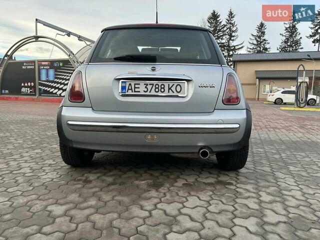 Серый Мини Hatch, объемом двигателя 1.6 л и пробегом 213 тыс. км за 4500 $, фото 7 на Automoto.ua