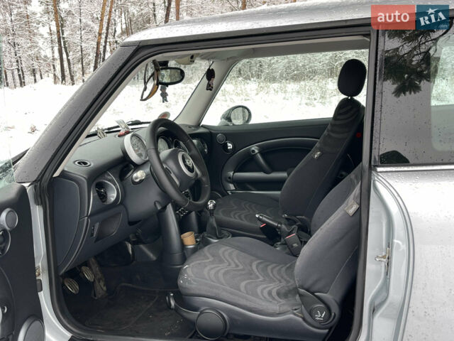 Серый Мини Hatch, объемом двигателя 1.6 л и пробегом 220 тыс. км за 5000 $, фото 16 на Automoto.ua