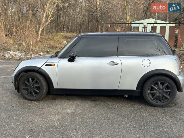 Сірий Міні Hatch, об'ємом двигуна 1.6 л та пробігом 287 тис. км за 3500 $, фото 4 на Automoto.ua