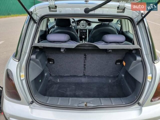 Серый Мини Hatch, объемом двигателя 1.6 л и пробегом 268 тыс. км за 4300 $, фото 6 на Automoto.ua