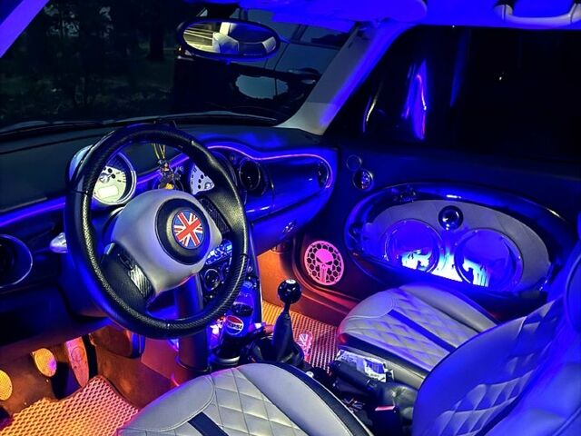 Сірий Міні Hatch, об'ємом двигуна 1.6 л та пробігом 0 тис. км за 5250 $, фото 6 на Automoto.ua