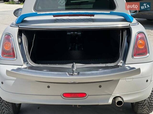 Сірий Міні Hatch, об'ємом двигуна 1.4 л та пробігом 110 тис. км за 6490 $, фото 58 на Automoto.ua