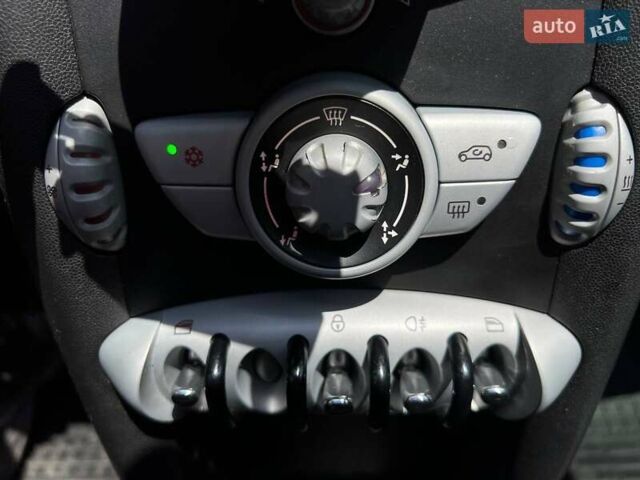 Сірий Міні Hatch, об'ємом двигуна 1.4 л та пробігом 110 тис. км за 5990 $, фото 44 на Automoto.ua