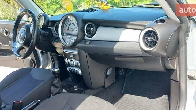 Серый Мини Hatch, объемом двигателя 1.4 л и пробегом 230 тыс. км за 5200 $, фото 5 на Automoto.ua