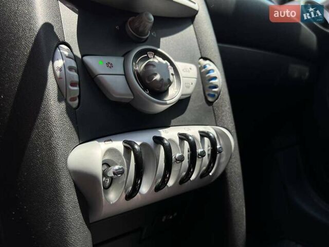 Сірий Міні Hatch, об'ємом двигуна 1.4 л та пробігом 110 тис. км за 5990 $, фото 43 на Automoto.ua