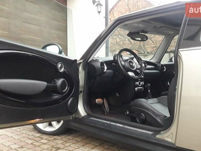 Серый Мини Hatch, объемом двигателя 1.6 л и пробегом 220 тыс. км за 7600 $, фото 14 на Automoto.ua