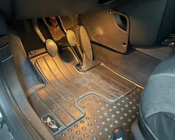 Серый Мини Hatch, объемом двигателя 1.56 л и пробегом 302 тыс. км за 6200 $, фото 28 на Automoto.ua