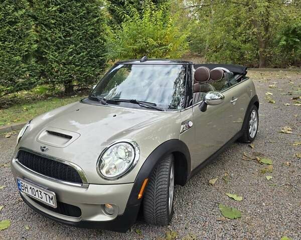 Сірий Міні Hatch, об'ємом двигуна 1.6 л та пробігом 180 тис. км за 6800 $, фото 5 на Automoto.ua