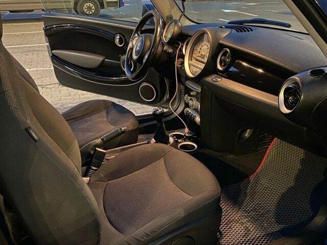 Сірий Міні Hatch, об'ємом двигуна 1.4 л та пробігом 283 тис. км за 5500 $, фото 1 на Automoto.ua