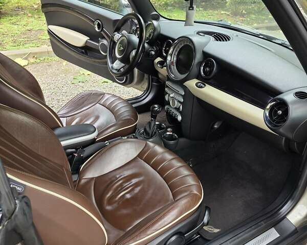 Сірий Міні Hatch, об'ємом двигуна 1.6 л та пробігом 180 тис. км за 6800 $, фото 6 на Automoto.ua