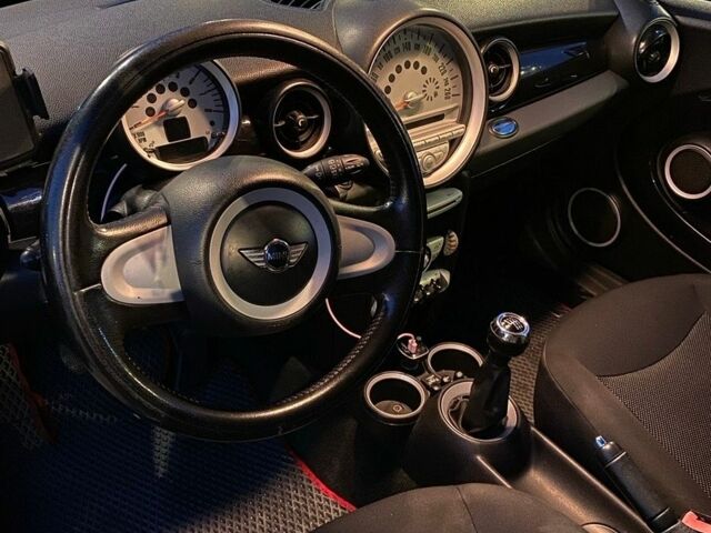 Сірий Міні Hatch, об'ємом двигуна 1.4 л та пробігом 283 тис. км за 5500 $, фото 2 на Automoto.ua