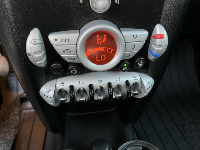 Сірий Міні Hatch, об'ємом двигуна 1.6 л та пробігом 95 тис. км за 5800 $, фото 9 на Automoto.ua