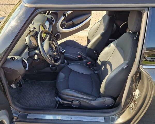 Серый Мини Hatch, объемом двигателя 1.6 л и пробегом 177 тыс. км за 7300 $, фото 11 на Automoto.ua