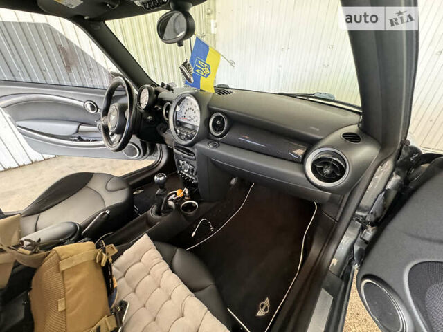 Сірий Міні Hatch, об'ємом двигуна 1.6 л та пробігом 164 тис. км за 8200 $, фото 13 на Automoto.ua