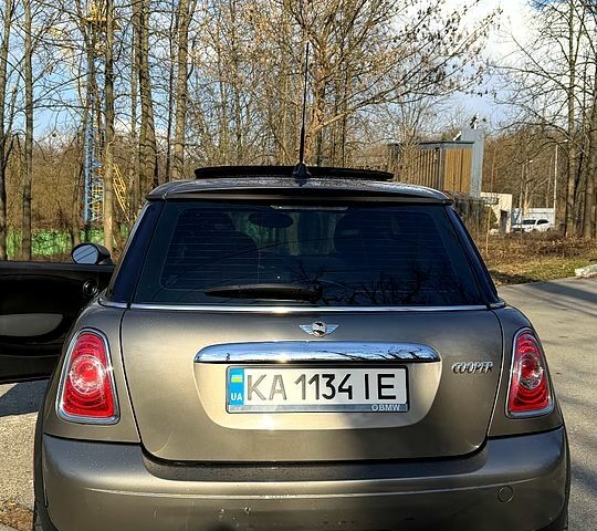 Сірий Міні Hatch, об'ємом двигуна 1.6 л та пробігом 179 тис. км за 6800 $, фото 4 на Automoto.ua