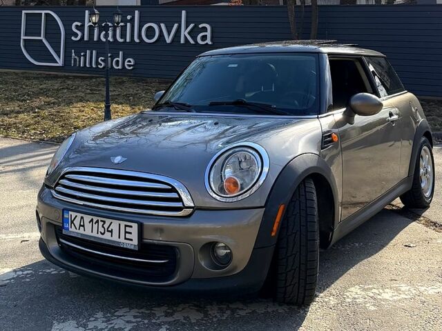 Сірий Міні Hatch, об'ємом двигуна 1.6 л та пробігом 179 тис. км за 6800 $, фото 1 на Automoto.ua