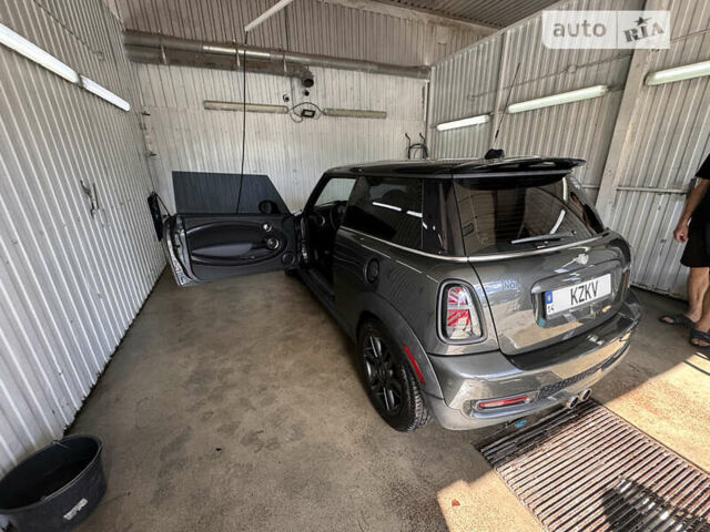 Сірий Міні Hatch, об'ємом двигуна 1.6 л та пробігом 164 тис. км за 8200 $, фото 3 на Automoto.ua