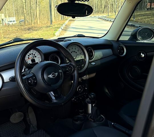 Сірий Міні Hatch, об'ємом двигуна 1.6 л та пробігом 179 тис. км за 6800 $, фото 7 на Automoto.ua