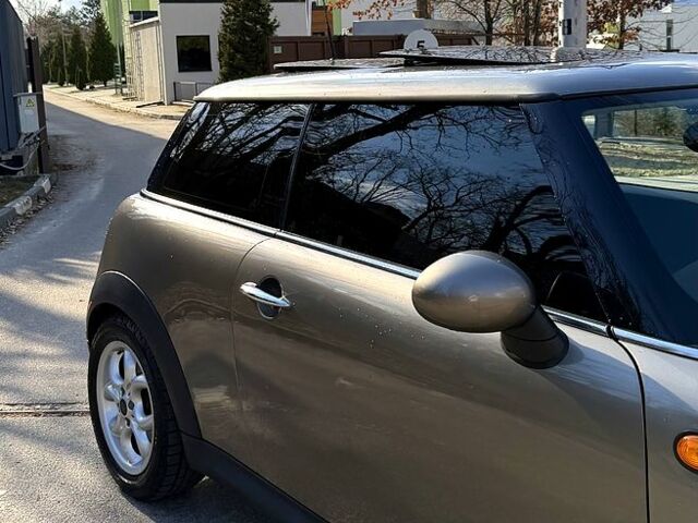 Сірий Міні Hatch, об'ємом двигуна 1.6 л та пробігом 179 тис. км за 6800 $, фото 2 на Automoto.ua