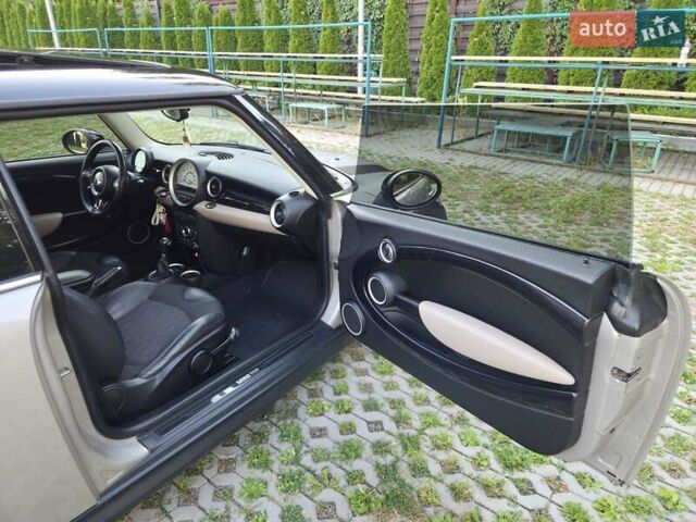 Сірий Міні Hatch, об'ємом двигуна 1.6 л та пробігом 152 тис. км за 9200 $, фото 18 на Automoto.ua