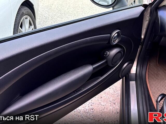 Сірий Міні Hatch, об'ємом двигуна 1.6 л та пробігом 143 тис. км за 9850 $, фото 11 на Automoto.ua