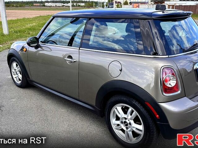 Сірий Міні Hatch, об'ємом двигуна 1.6 л та пробігом 143 тис. км за 9850 $, фото 3 на Automoto.ua