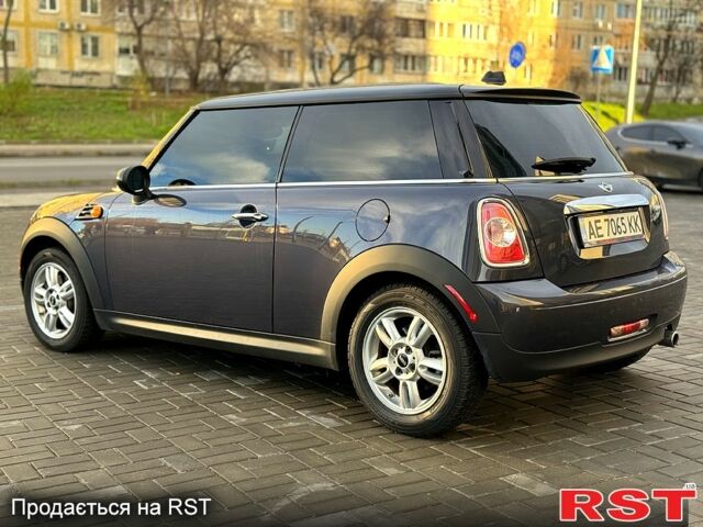 Серый Мини Hatch, объемом двигателя 1.6 л и пробегом 176 тыс. км за 7500 $, фото 6 на Automoto.ua