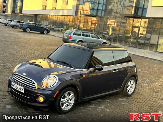 Серый Мини Hatch, объемом двигателя 1.6 л и пробегом 176 тыс. км за 7500 $, фото 3 на Automoto.ua