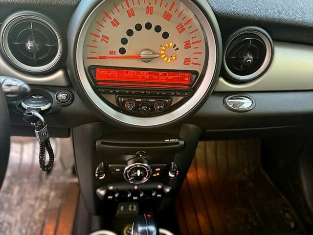 Серый Мини Hatch, объемом двигателя 1.6 л и пробегом 176 тыс. км за 7500 $, фото 9 на Automoto.ua