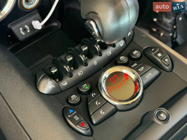 Сірий Міні Hatch, об'ємом двигуна 1.6 л та пробігом 60 тис. км за 10999 $, фото 25 на Automoto.ua