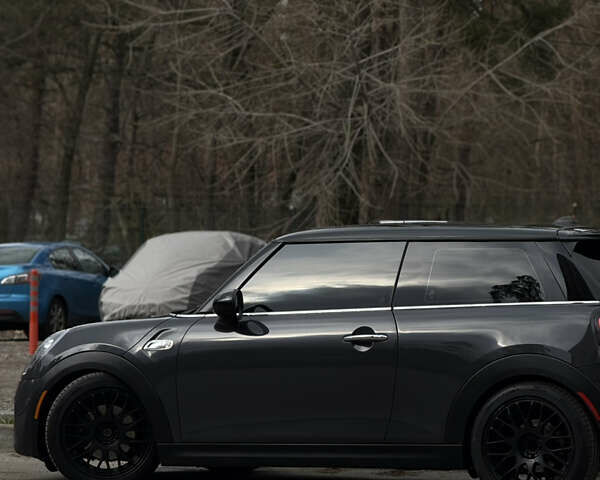 Серый Мини Hatch, объемом двигателя 2 л и пробегом 121 тыс. км за 13000 $, фото 5 на Automoto.ua