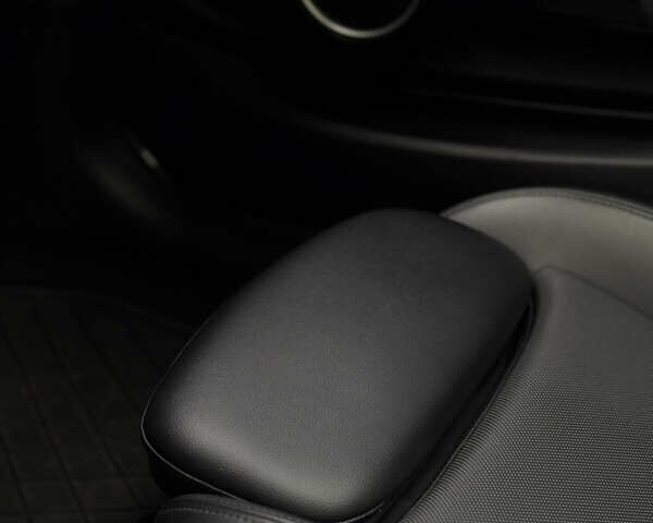Серый Мини Hatch, объемом двигателя 2 л и пробегом 121 тыс. км за 13000 $, фото 17 на Automoto.ua
