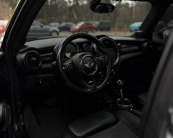 Серый Мини Hatch, объемом двигателя 2 л и пробегом 121 тыс. км за 13000 $, фото 9 на Automoto.ua